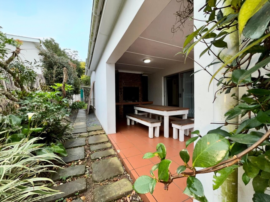 To Let 2 Bedroom Property for Rent in Beacon Bay Eastern Cape